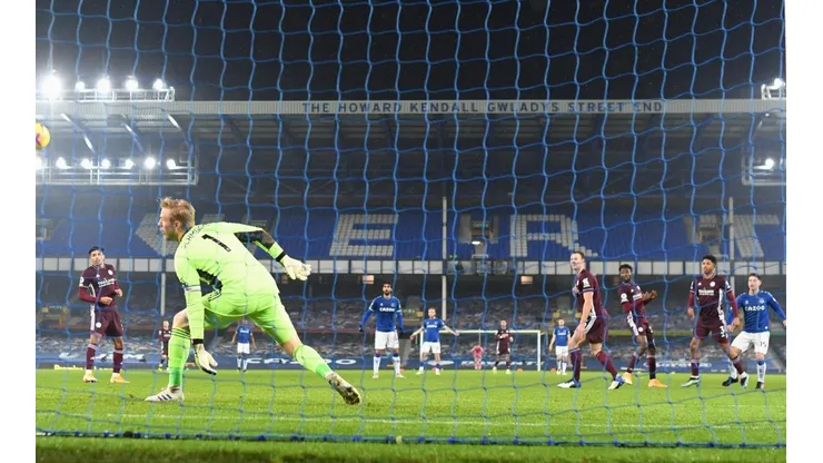 El golazo de James Rodríguez al Leicester en la Premier League.