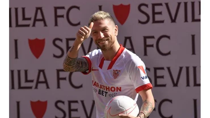 ¿Se le suma? La figura de Boca que felicitó al Papu Gómez por firmar con Sevilla