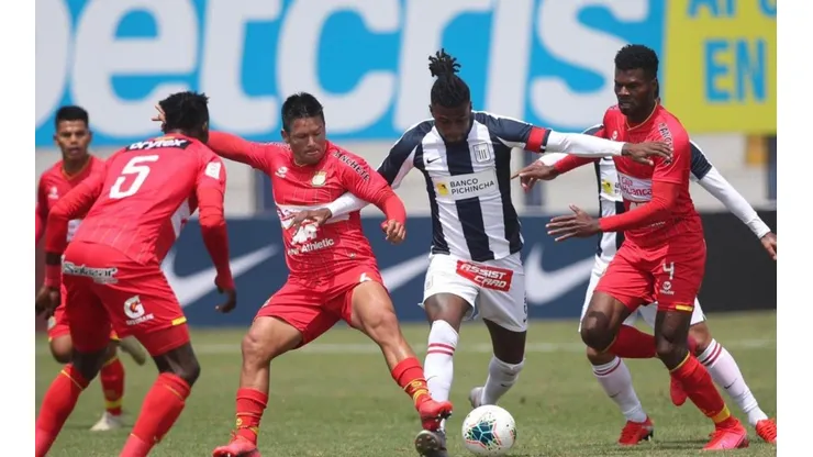 Alianza Lima perdió contra Sport Huancayo hace dos meses.