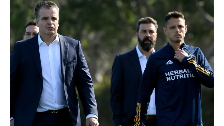 Dennis Te Kloese y Javier Hernandez