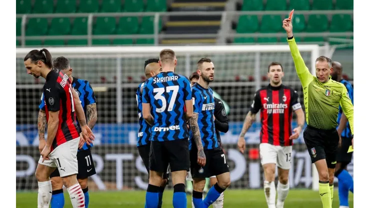 Video: ¡Ibrahimovic vio la tarjeta roja en Inter-Milan!
