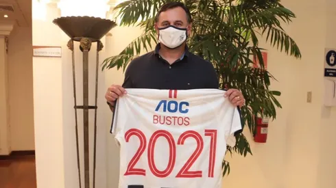 Carlos Bustos dirigirá a su tercer equipo en el fútbol peruano.