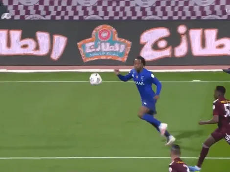 Como con la mano: André Carrillo metió exquisita asistencia en el Al Hilal