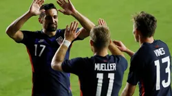 Sebastian Lletget, Chris Mueller y Sam Vines