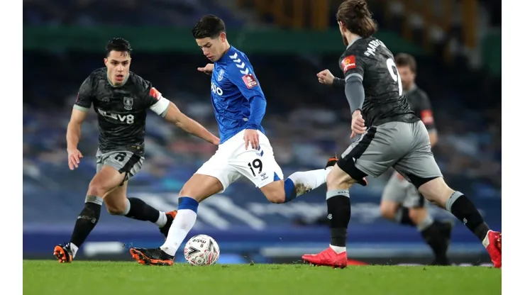 Everton, con James como figura, avanzó a cuartos de final de la FA Cup