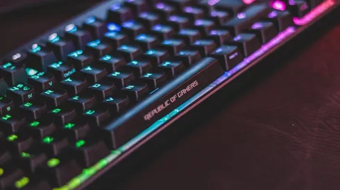 ¿Qué es un teclado mecánico y por qué son los favoritos de los gamers?