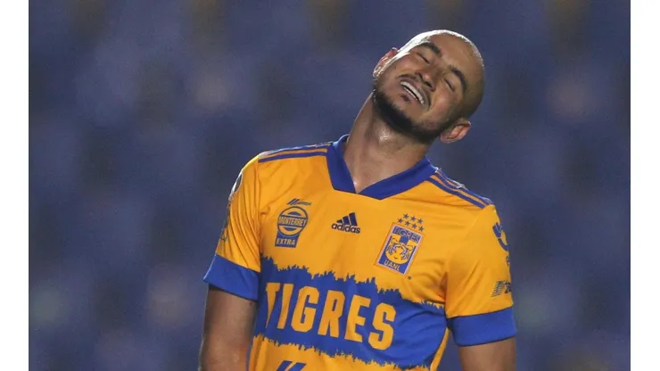 Carlos González se lesiona en Tigres a cinco días del Mundial de Clubes