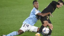 Renato Tapia también jugó contra el Barcelona.