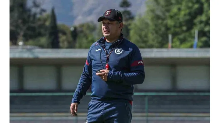 Reynoso fue presentado este año en el Cruz Azul de México.