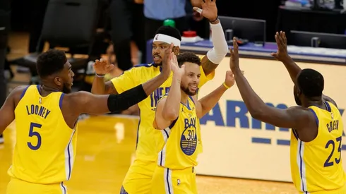 Golden State Warriors vs. Minnesota Timberwolves juegan por una fecha más de la NBA este lunes (Getty Images)