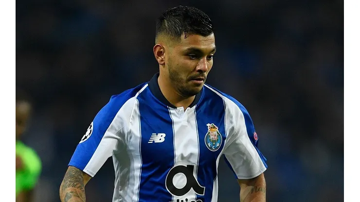 Jesús 'Tecatito' Corona tiene a compañeros de Porto infectados de Covid-19