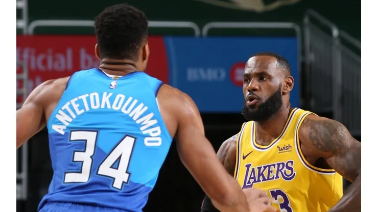 LeBron James y Giannis Antetokounmpo (Foto: @NBALatam)