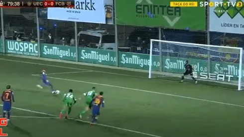 ¡Segundo penal que le ataja al Barcelona! Dembélé le pateó a los pies