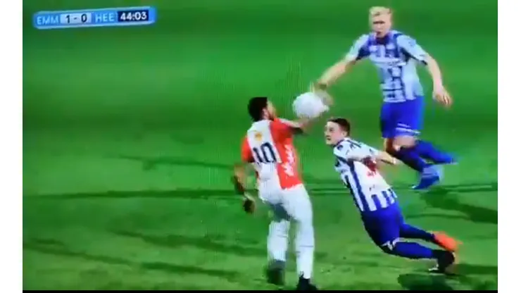 Sergio Peña usa la 10 en el Emmen de Paises Bajos.