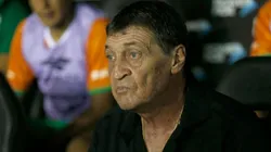 Julio Falcioni tiene 64 años de edad.