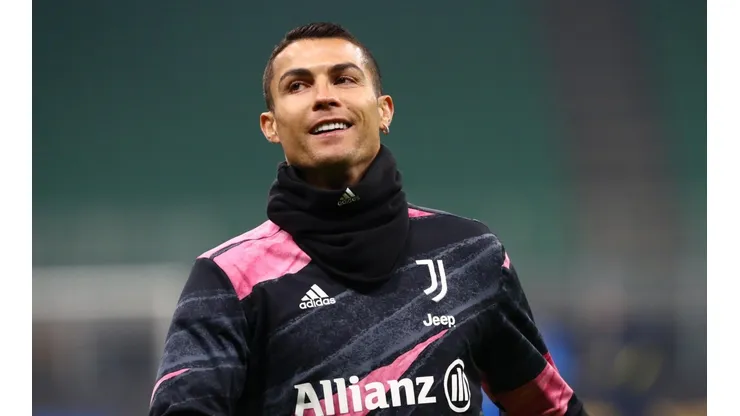 Cristiano Ronaldo es uno de los mejores jugadores de la historia.