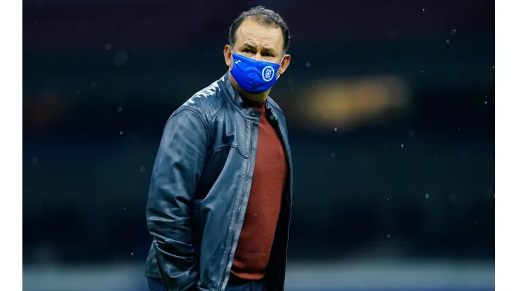 Juan Reynoso, el peor técnico debutante en la historia de Cruz Azul.