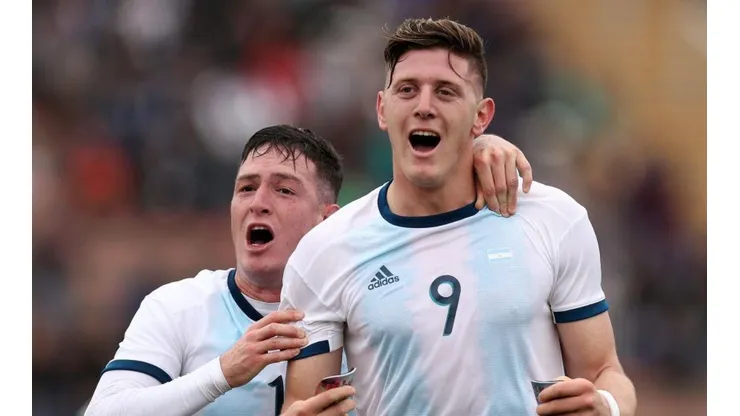 Adolfo Gaich con la camiseta de la Selección Argentina.
