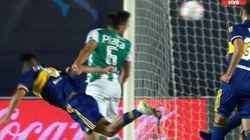 Carlos Zambrano perdió en el juego aéreo en el empate de Banfield.