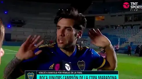 Mientras todos sus compañeros festejaban, Mas explotó contra el árbitro en vivo