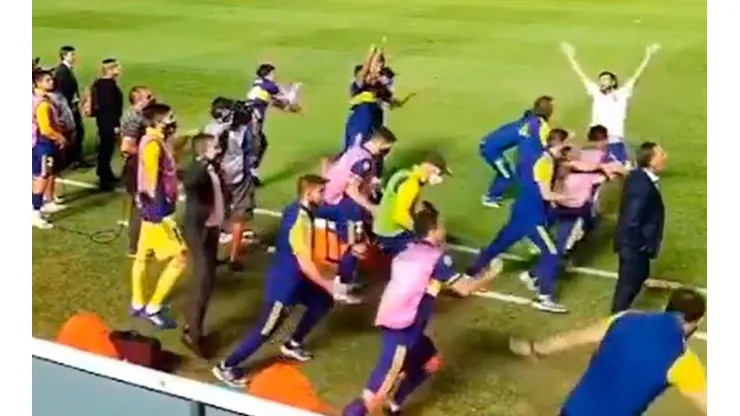 Video: el llamativo festejo de Russo después del penal de Buffarini