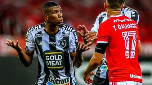 Kanu estaría amarrado por Cruz Azul