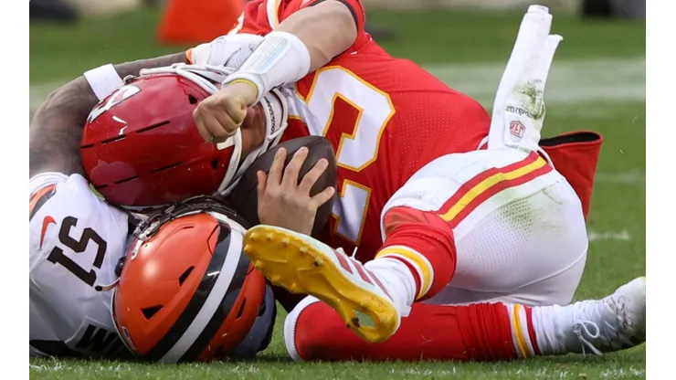 Golpe a Patrick Mahomes