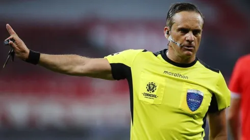 Patricio Loustau, árbitro internacional argentino.