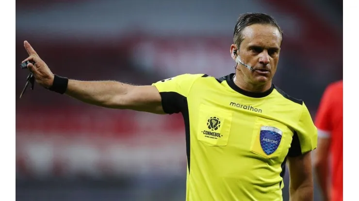 Patricio Loustau, árbitro internacional argentino.