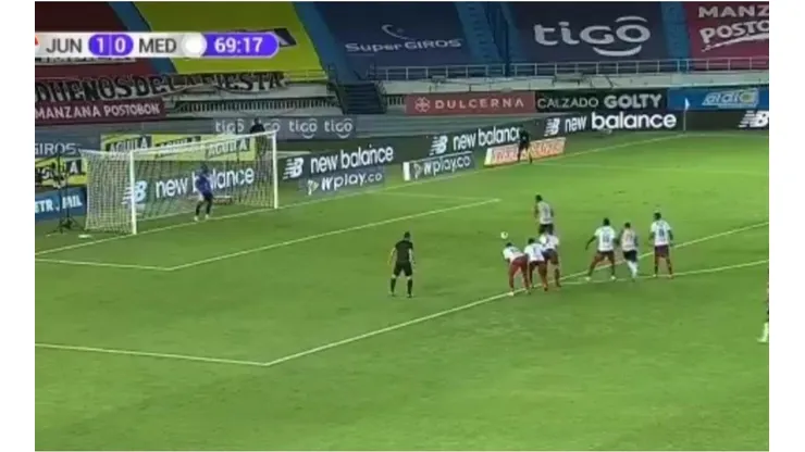 ¿Justicia divina? El palo evitó el gol de Miguel Ángel Borja desde los doce pasos