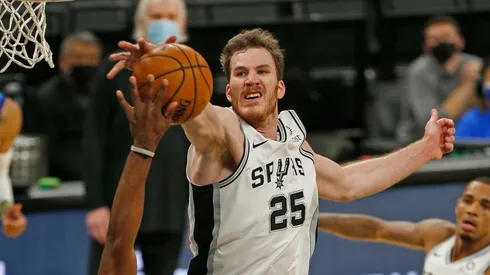 San Antonio Spurs vs. Portland Trail Blazers juegan por una fecha más de la NBA este lunes (Getty Images)