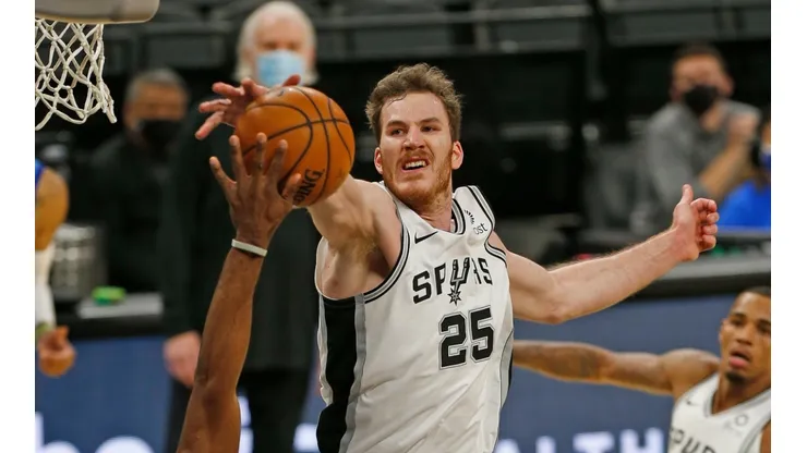 San Antonio Spurs vs. Portland Trail Blazers juegan por una fecha más de la NBA este lunes (Getty Images)