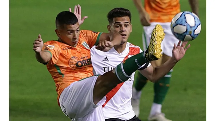 Martín Payero en un partido contra River.