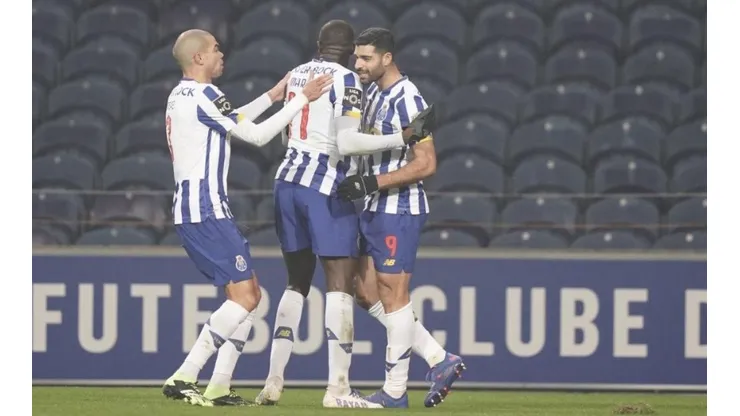 Jugadón de Tecatico para el empate de Porto.