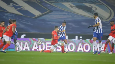 Tecatito volvió a ser clave para Porto.