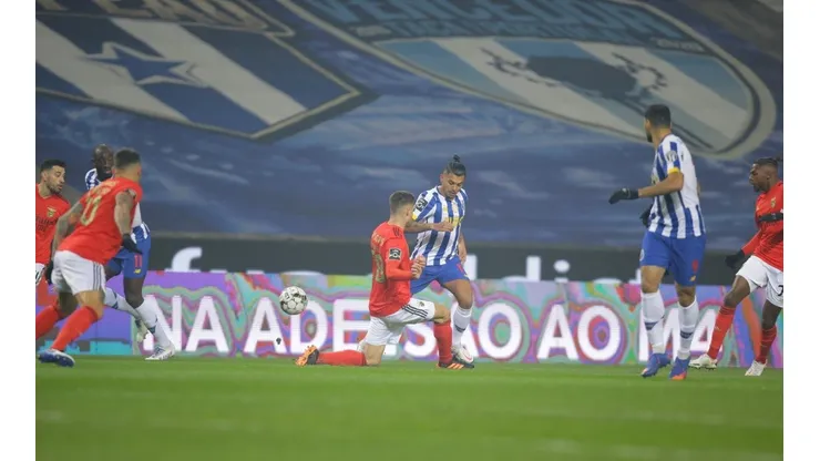 Tecatito volvió a ser clave para Porto.