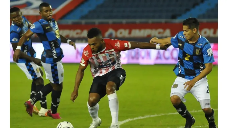 Viva el FPC: a un día de iniciar la Liga, primer equipo que se queda sin DT