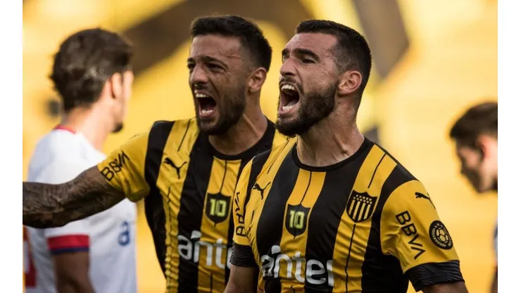 Peñarol vs. Cerro por el Campeonato Uruguayo