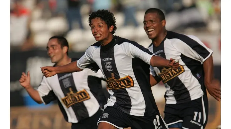 Reimond Manco debutó en el fútbol profesional con camiseta de Alianza Lima.