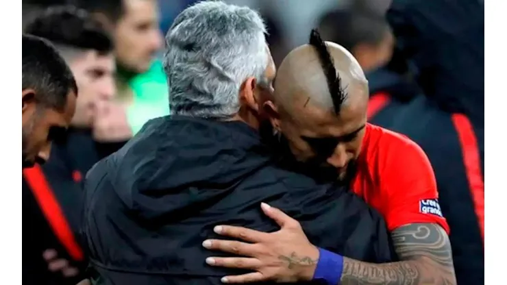 Arturo Vidal y su emotiva despedida a Reinaldo Rueda tras confirmarse su llegada a la Selección Colombia.