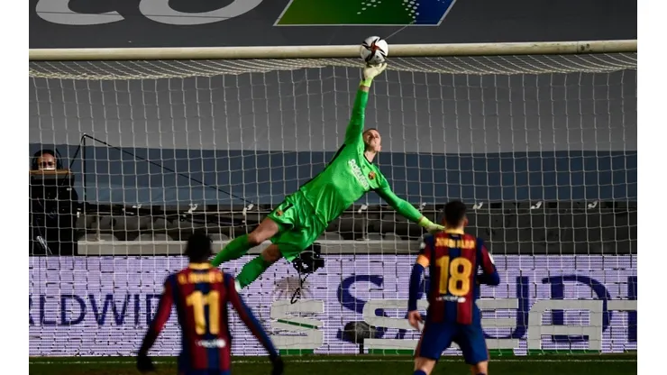 Faltó Messi y ter Stegen salvó al Barcelona: pasó a la final por penales