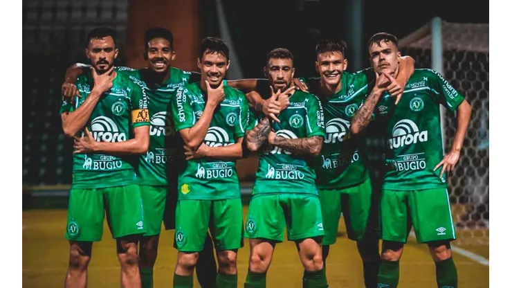 Chapecoense firmó su regreso a la máxima división del fútbol brasileño.