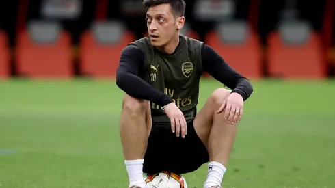 Mesut Özil todavía pertenece al Arsenal