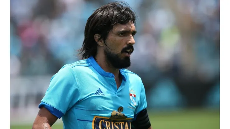 José Carvallo renovó contrato con Universitario.