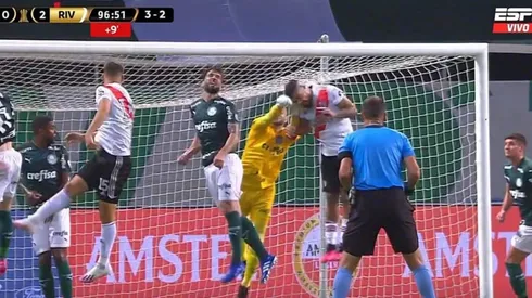 Foto de la jugada que piden penal.