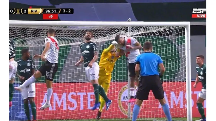 Foto de la jugada que piden penal.