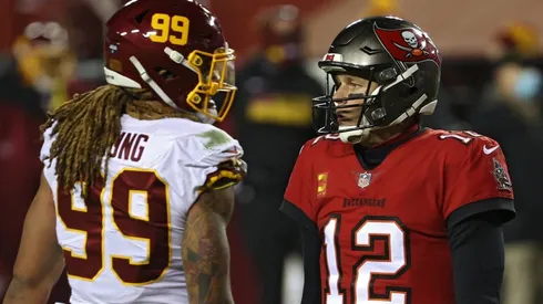 Chase Young y Tom Brady