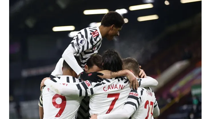 Justo en la nostalgia: Manchester United ganó y es líder en solitario