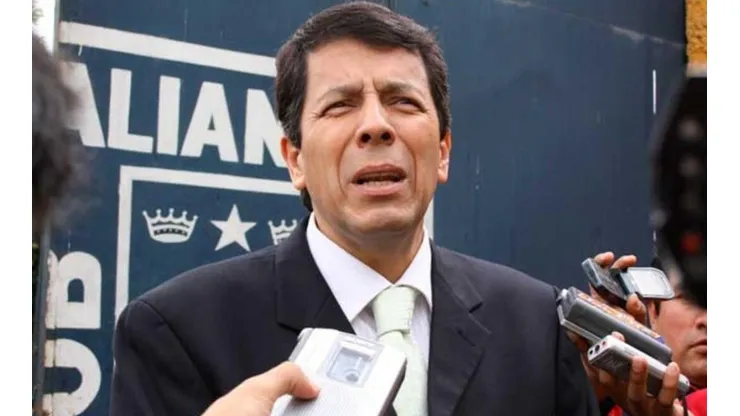 Héctor Tito Ordoñez el el abogado de Alianza Lima.