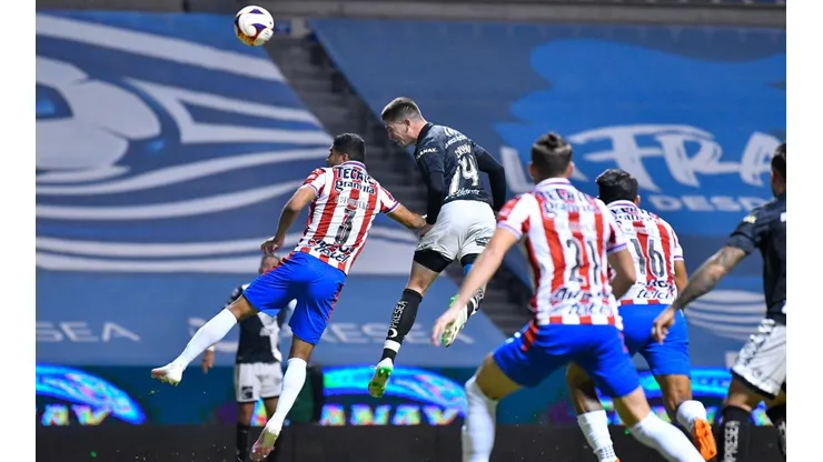 Santiago Ormeño es el centrodelantero del Puebla.